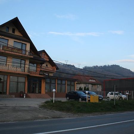 Pensiunea Alexia Пьятра-Нямц Экстерьер фото